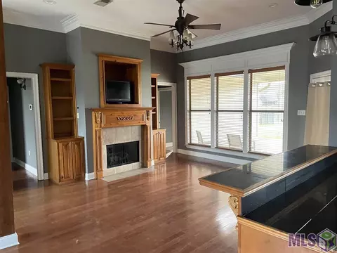 34195 Spring Lake Dr, Walker, LA 70785 photo 3