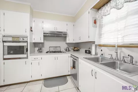 14633 Hubbs Rd, Central, LA 70770 photo 5