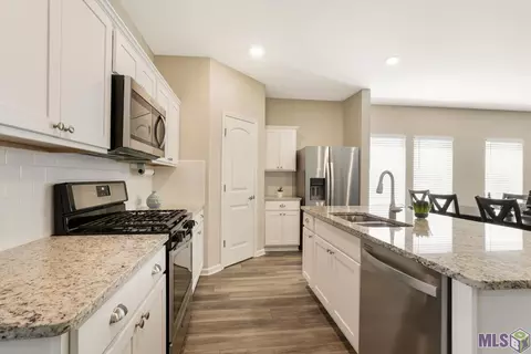34849 Spring Trails Dr, Walker, LA 70785 photo 4