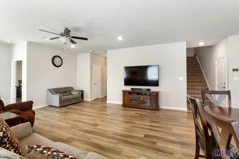 34849 Spring Trails Dr, Walker, LA 70785 photo 6
