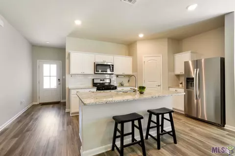 34849 Spring Trails Dr, Walker, LA 70785 photo 3