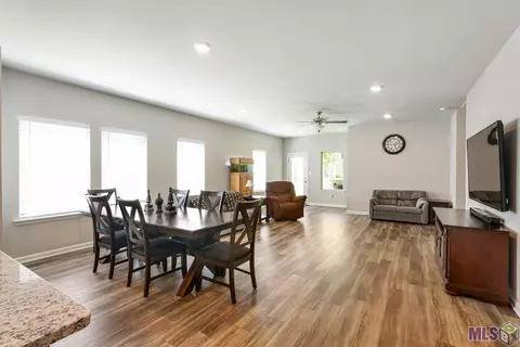 34849 Spring Trails Dr, Walker, LA 70785 photo 5