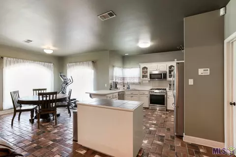 13038 N Ridge Dr, Walker, LA 70785 photo 9