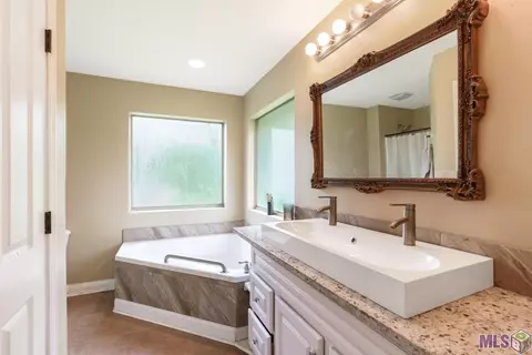 12317 Pendarvis Ln, Walker, LA 70785 photo 8