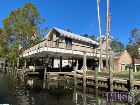 31586 River Pines Dr, Springfield, LA 70462 photo 1