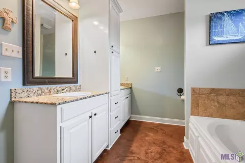 31013 Lake Spring Dr, Walker, LA 70785 photo 7