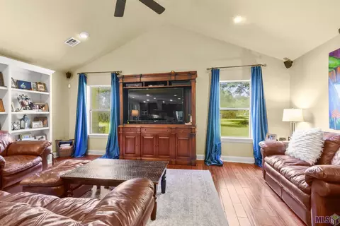 32290 Bradley St, Walker, LA 70785 photo 3