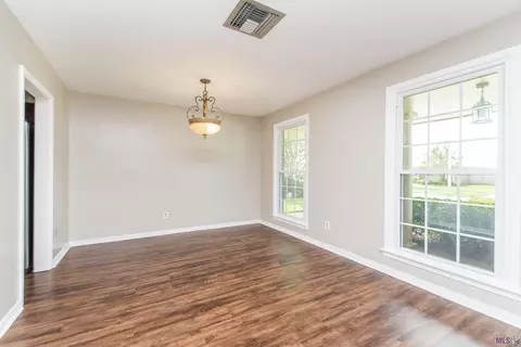 616 Chambertin Dr, Kenner, LA 70065 photo 8