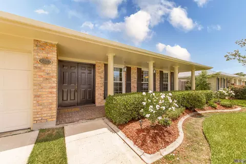 616 Chambertin Dr, Kenner, LA 70065 photo 2