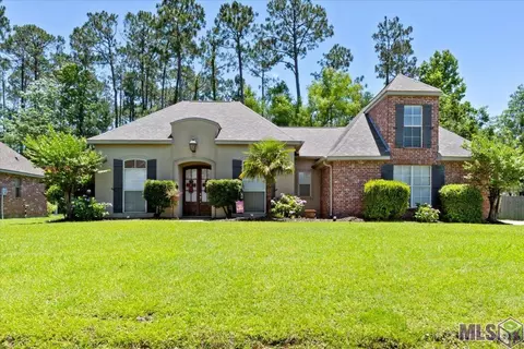 453 Laurelleaf Ln, Covington, LA 70433 photo 2