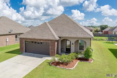 4392 Olivia Dr, Addis, LA 70710 photo 1