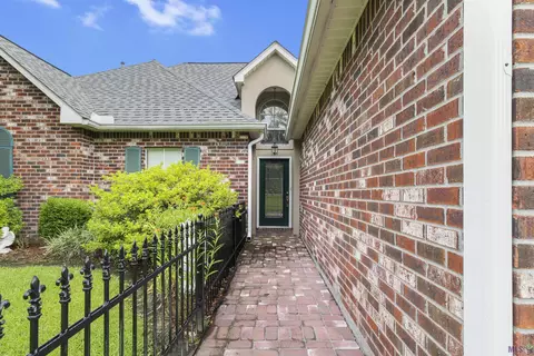 13384 Arnold Rd, Walker, LA 70785 photo 2