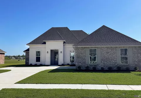 4747 Bayou Plantation Dr, Addis, LA 70710