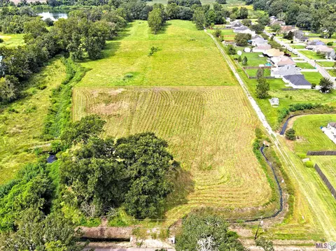 38227 Lakeview Dr, Geismar, LA 70734