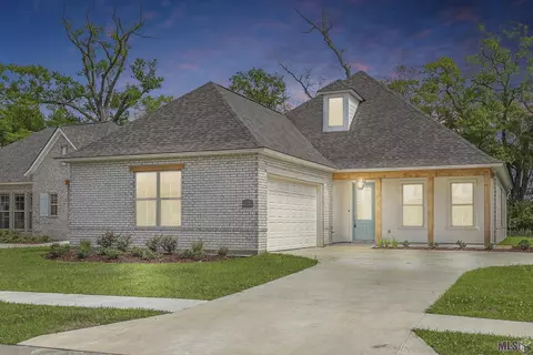 5114 Black River Rd, Darrow, LA 70725