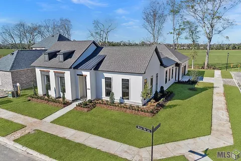 2702 Wood Way Ave, Baton Rouge, LA 70810