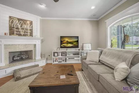 12599 Ina Dr, Walker, LA 70785 photo 3