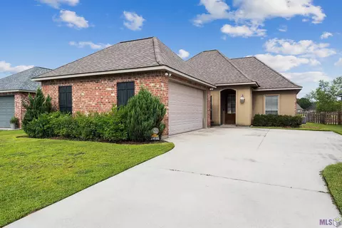 31036 Lake Spring Dr, Walker, LA 70785 photo 1