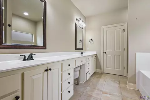 31036 Lake Spring Dr, Walker, LA 70785 photo 7
