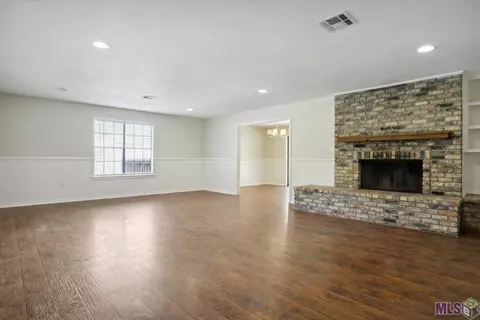 31469 River Pines Dr, Springfield, LA 70462 photo 7