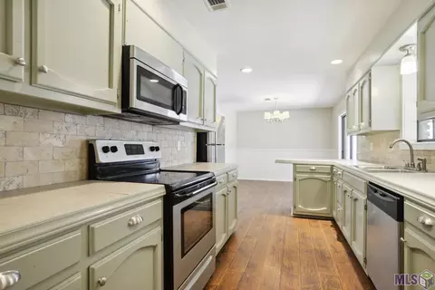 31469 River Pines Dr, Springfield, LA 70462 photo 13