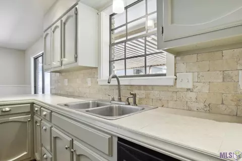 31469 River Pines Dr, Springfield, LA 70462 photo 14
