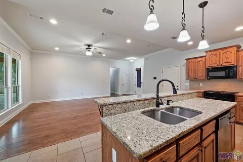 31128 Cross Bow Dr, Walker, LA 70785 photo 4