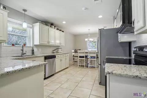 12133 Partridgewood Dr, Baker, LA 70714 photo 6