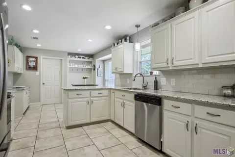 12133 Partridgewood Dr, Baker, LA 70714 photo 5