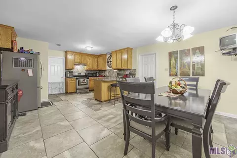 410 Sinbad St, Baker, LA 70714 photo 4