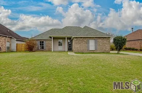 36297 Crestway Ave, Prairieville, LA 70769