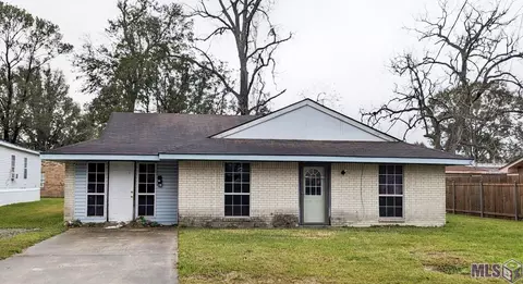 210 W 7th, Donaldsonville, LA 70346