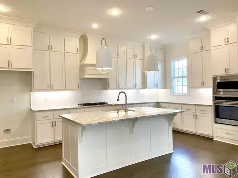 5301 N Pointer Ct, Baton Rouge, LA 70808 photo 2