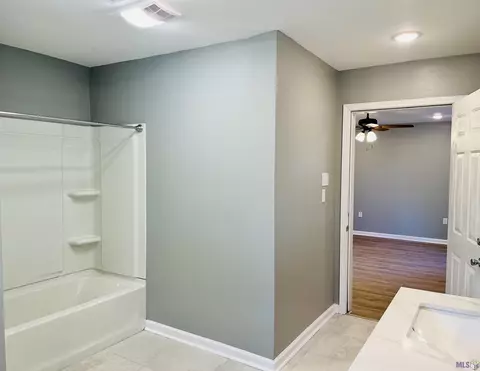 9266 Florida Blvd, Walker, LA 70785 photo 8