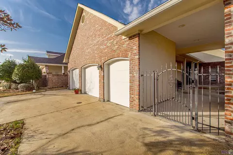 23775 Monarch Pt, Springfield, LA 70462 photo 2