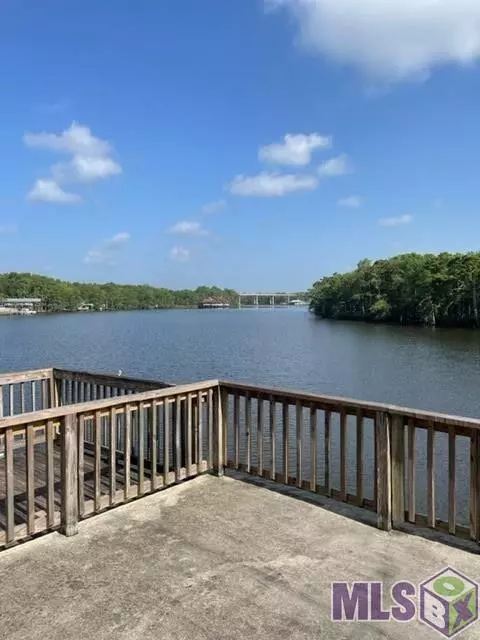 20558 Carpenter Rd, Springfield, LA 70462