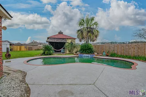 12433 Deerfield Dr, Walker, LA 70785 photo 5