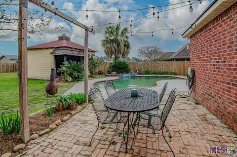 12433 Deerfield Dr, Walker, LA 70785 photo 3
