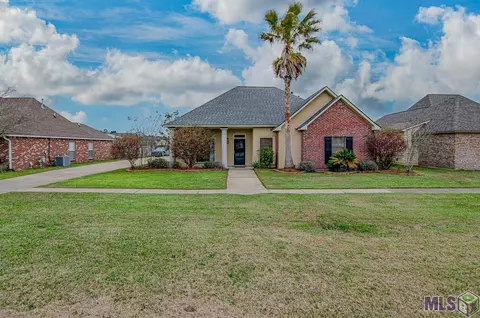 12433 Deerfield Dr, Walker, LA 70785 photo 1
