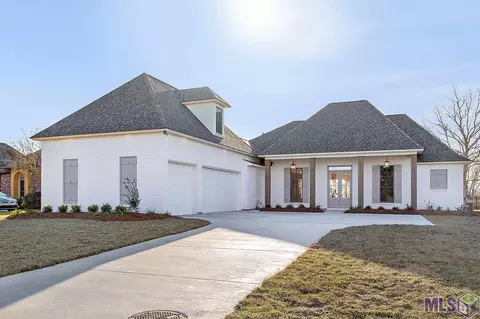 40197 Pelican Point Pkwy, Gonzales, LA 70737