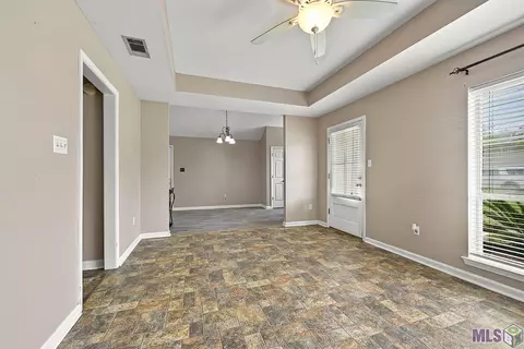 13919 J R Dr, Walker, LA 70785 photo 4