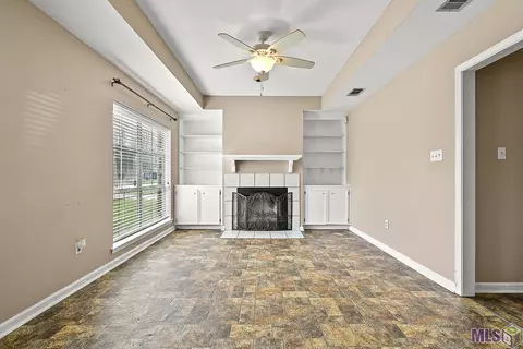 13919 J R Dr, Walker, LA 70785 photo 5