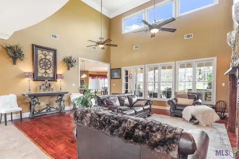 23872 Monarch Pt, Springfield, LA 70462 photo 9