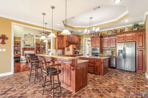 23872 Monarch Pt, Springfield, LA 70462 photo 11