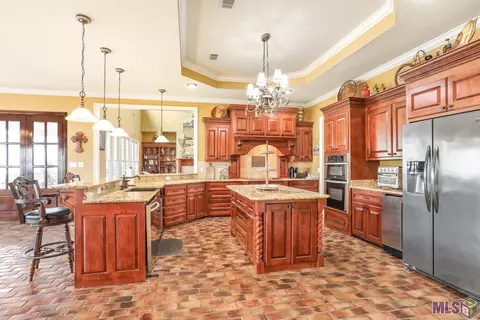 23872 Monarch Pt, Springfield, LA 70462 photo 12