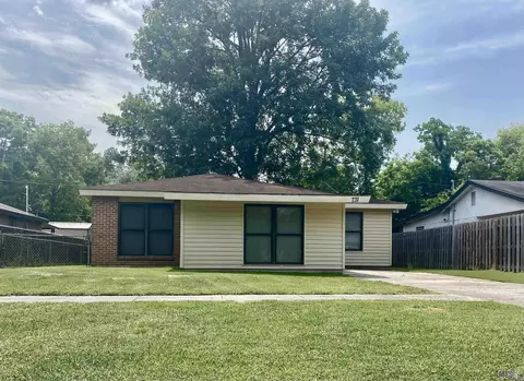 731 S 14th St, Port Allen, LA 70767