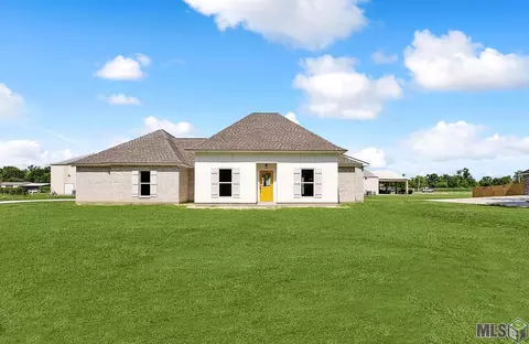 1522 Lamotte Ln, Port Allen, LA 70767