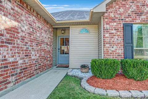 12720 Roe Dr, Walker, LA 70785 photo 2