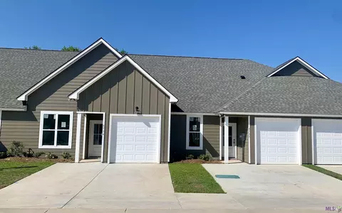 8734 Edgewater Dr, Baton Rouge, LA 70820