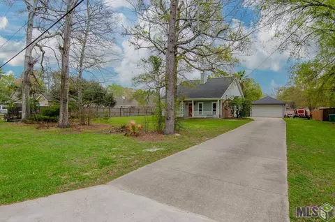 27276 W Lakeside Dr, Denham Springs, LA 70726